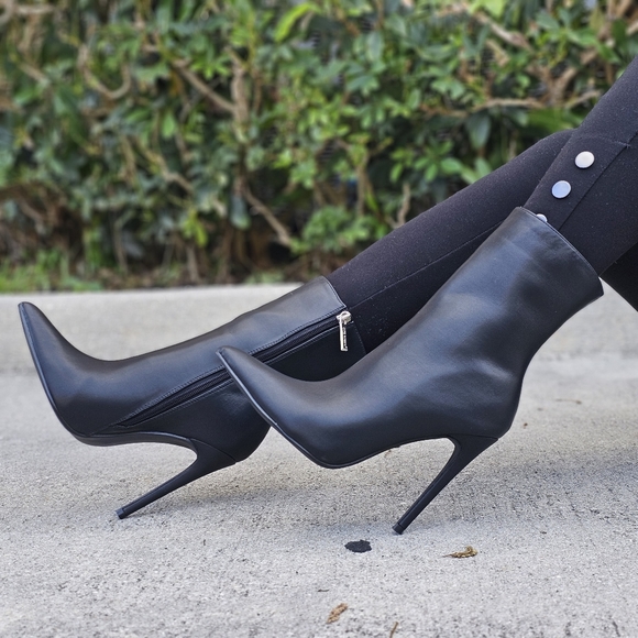 Women Mid Calf Pointed Toe Heel Boot Black Color - Picture 2 of 5